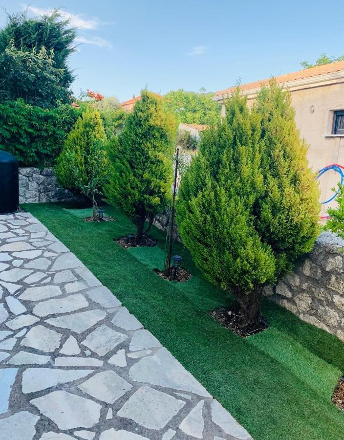 הוילה Komílion Helen S House מראה חיצוני תמונה